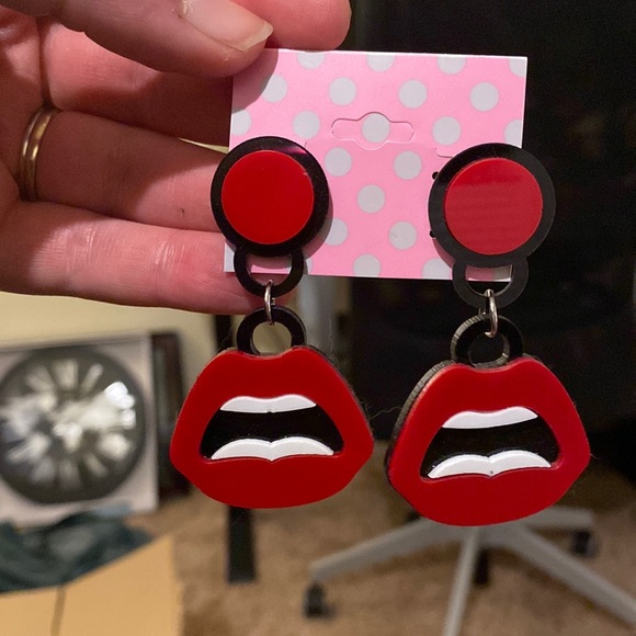 Jewelry - NWT never worn earrings